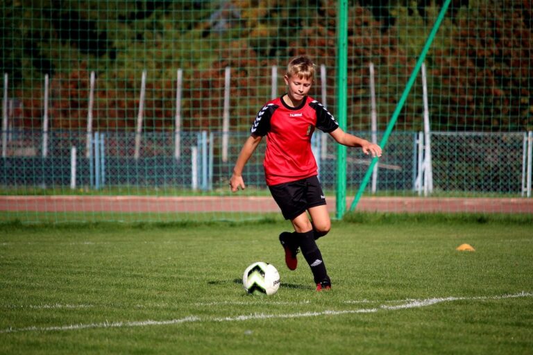 Piłkarska młodzieżówka: jak wychować przyszłych gwiazd piłki nożnej